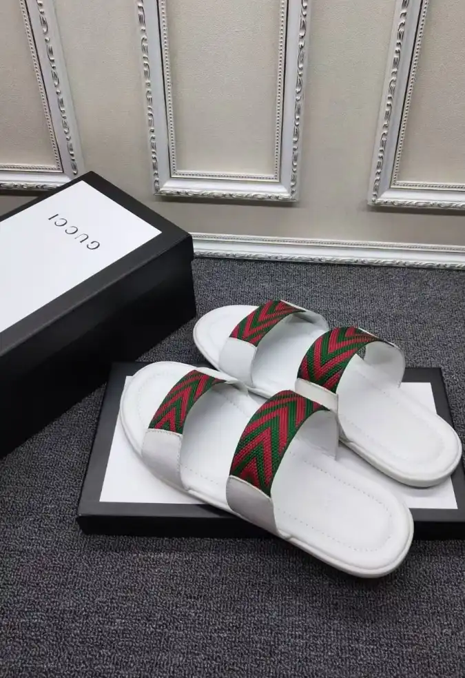 hype Gucci Slippers