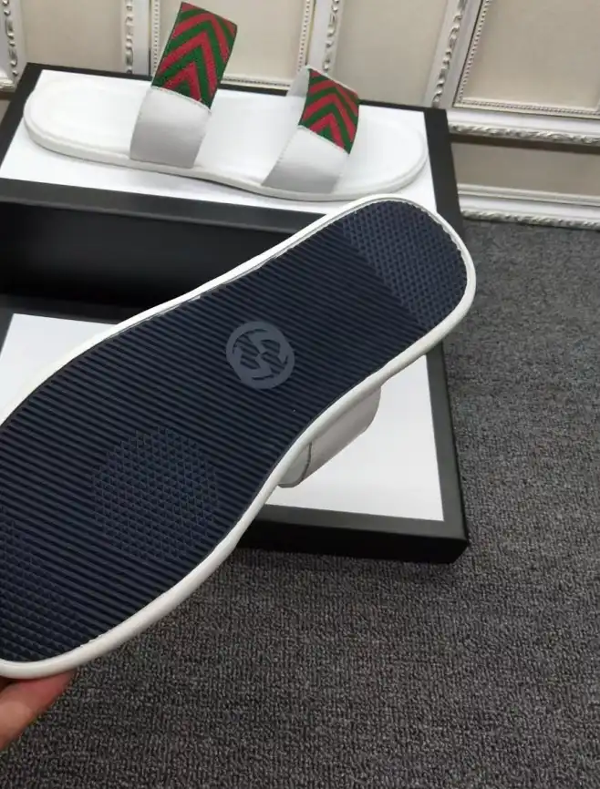 hype Gucci Slippers