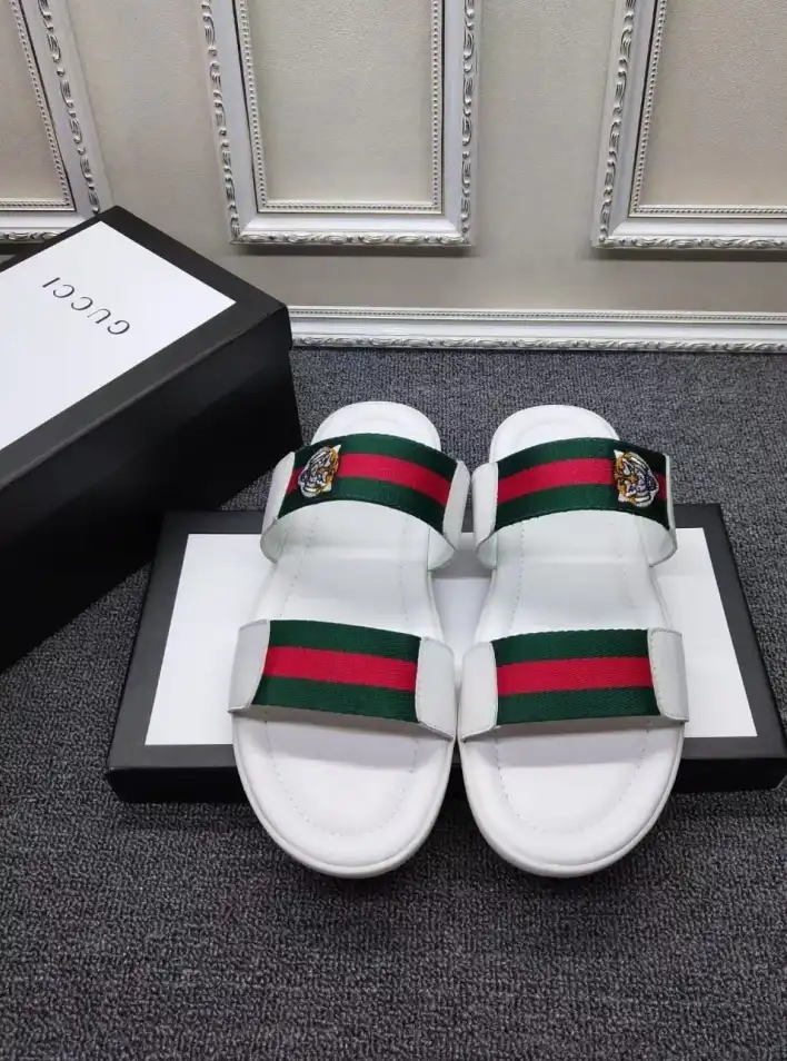 hype Gucci Slippers