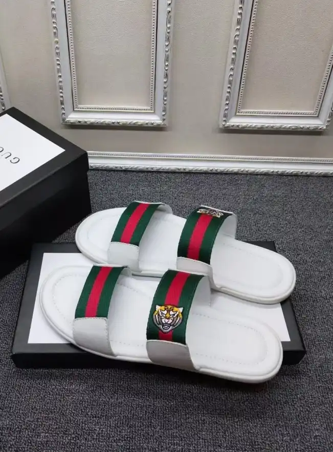 hype Gucci Slippers