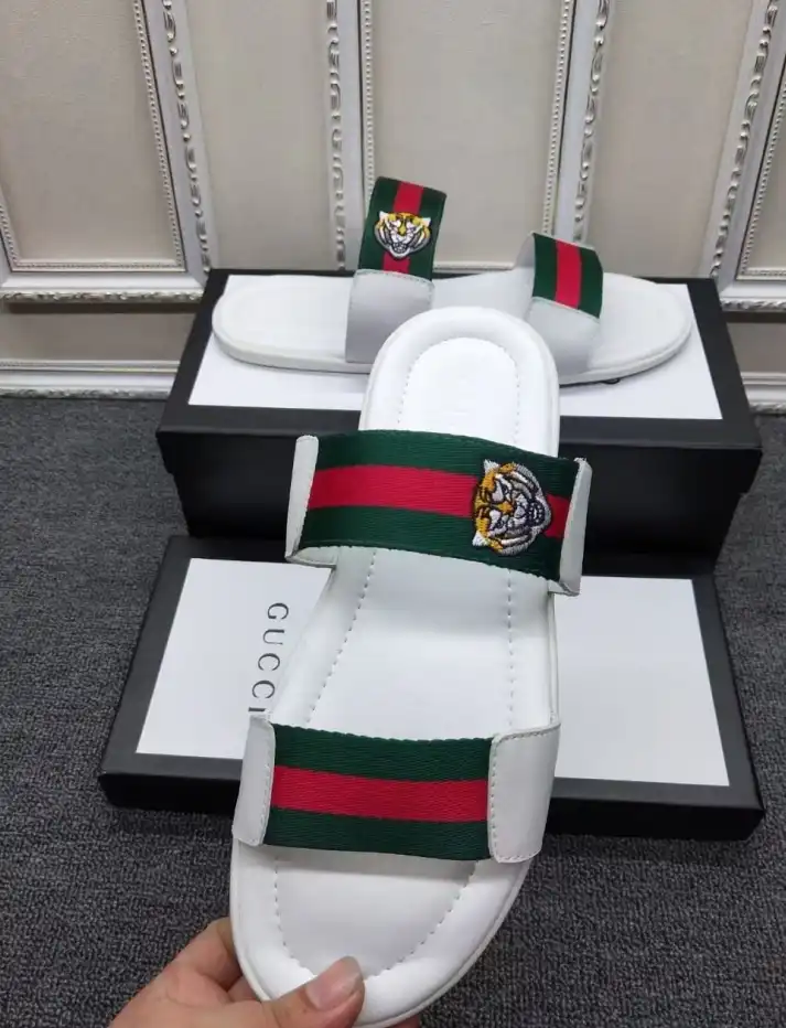 hype Gucci Slippers