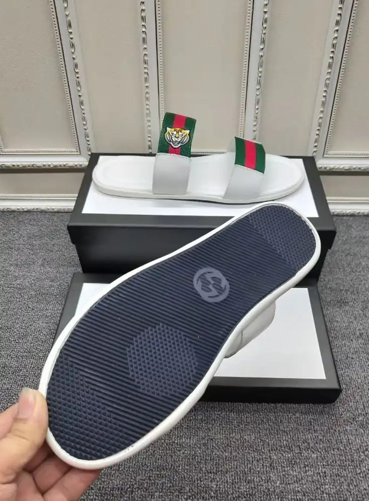 hype Gucci Slippers