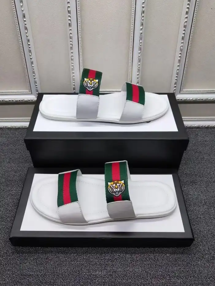 hype Gucci Slippers