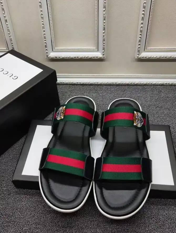 hype Gucci Slippers