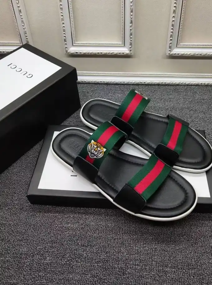 hype Gucci Slippers