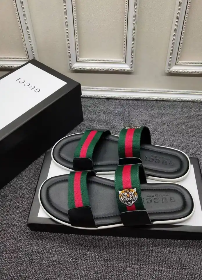 hype Gucci Slippers