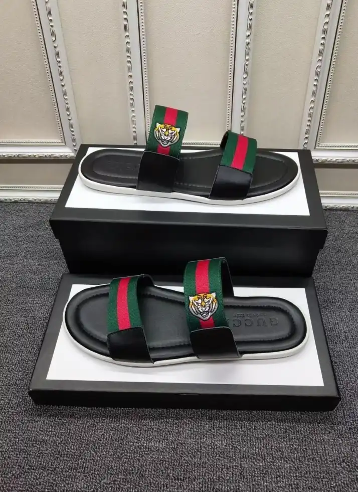 hype Gucci Slippers