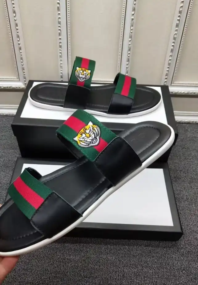 hype Gucci Slippers