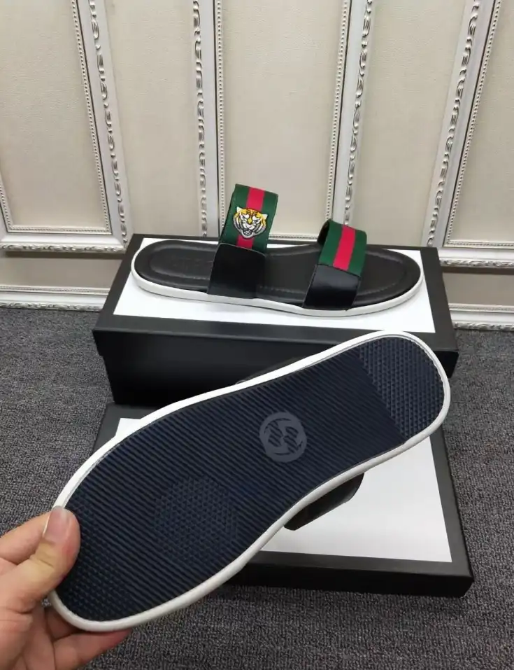 hype Gucci Slippers