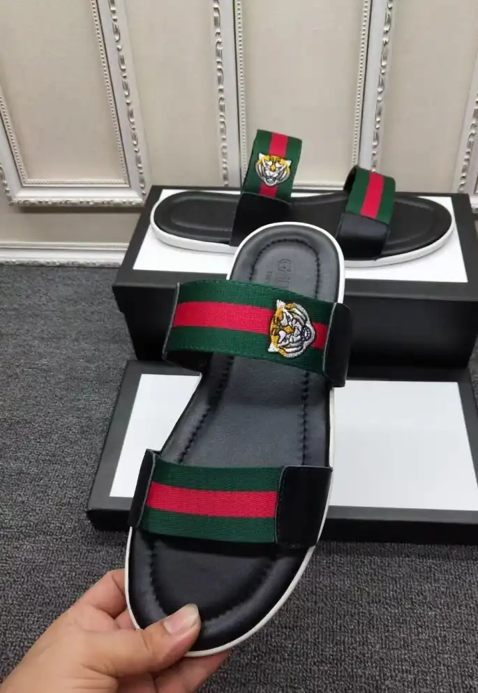 hype Gucci Slippers