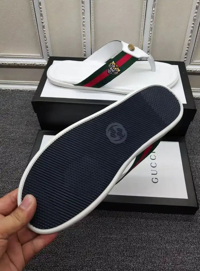 hype Gucci Slippers