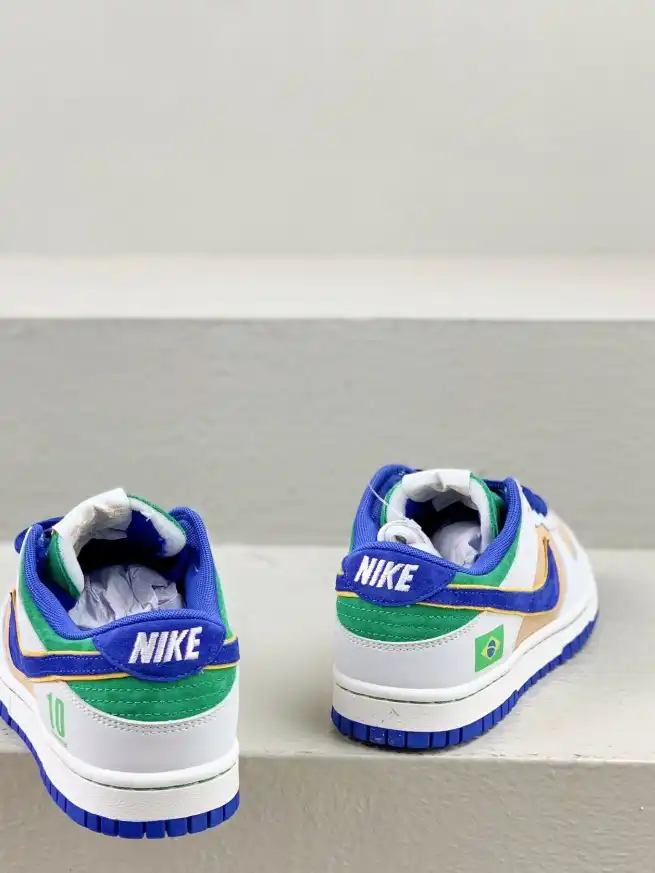 hype Nike Sneakers