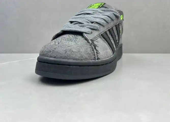 hype Adidas Sneakers