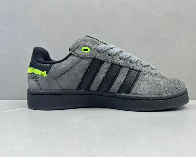 hype Adidas Sneakers