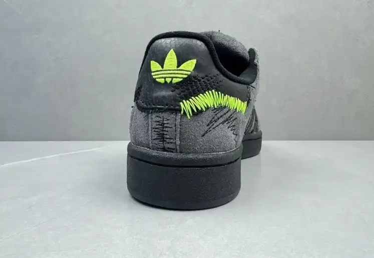 hype Adidas Sneakers