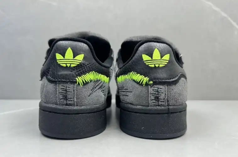 hype Adidas Sneakers