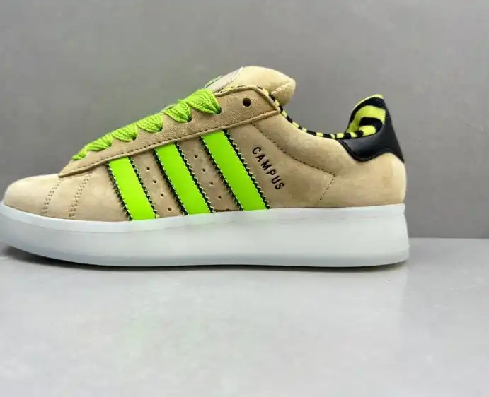 hype Adidas Sneakers