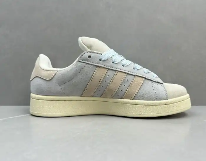 hype Adidas Sneakers