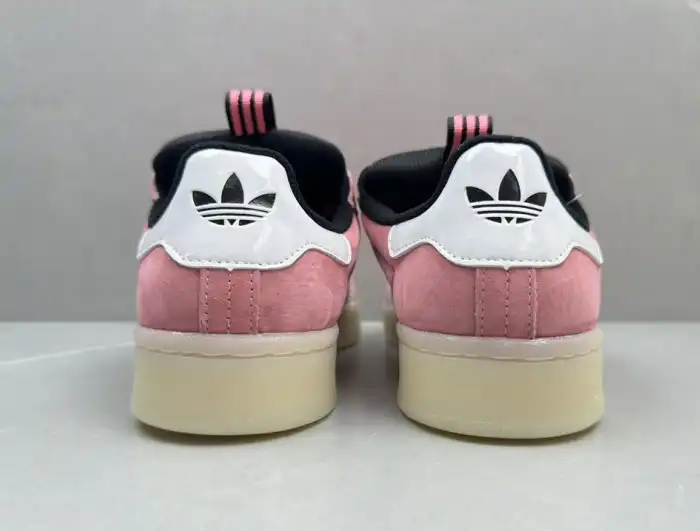 hype Adidas Sneakers