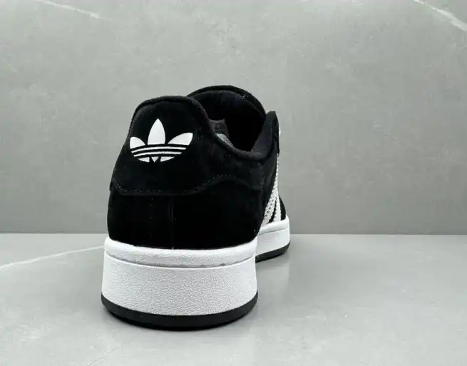 hype Adidas Sneakers