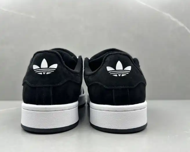 hype Adidas Sneakers