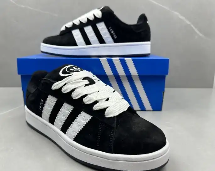 hype Adidas Sneakers