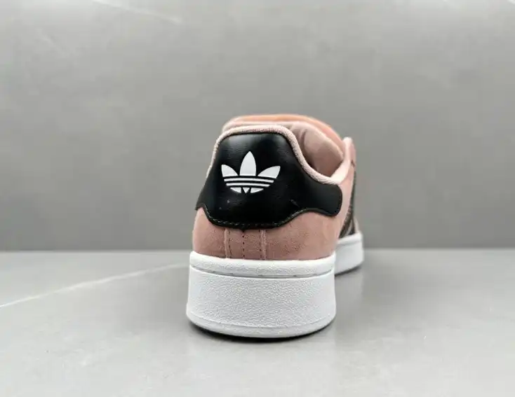 hype Adidas Sneakers