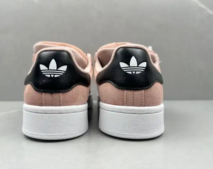 hype Adidas Sneakers