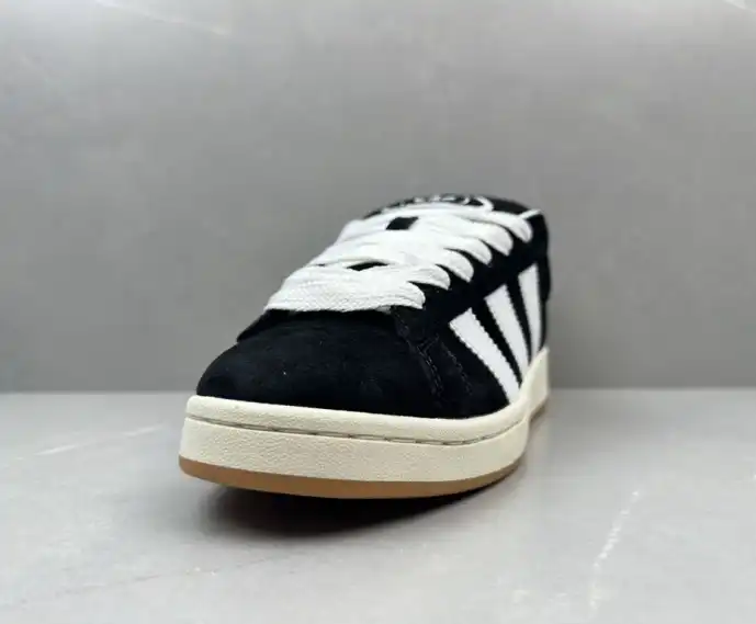 hype Adidas Sneakers