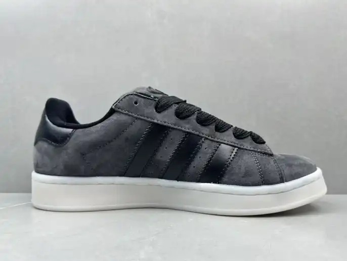 hype Adidas Sneakers