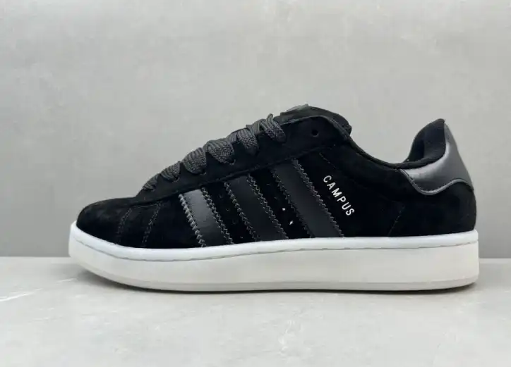 hype Adidas Sneakers