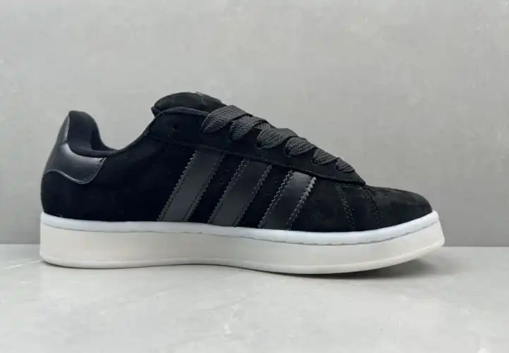 hype Adidas Sneakers