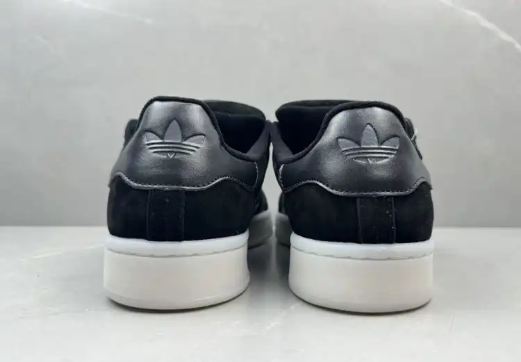 hype Adidas Sneakers