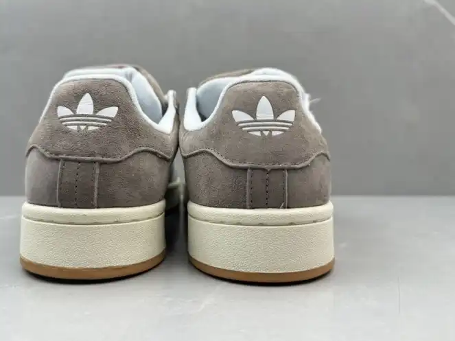 hype Adidas Sneakers