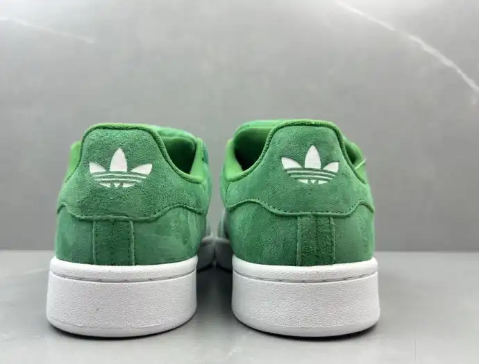 hype Adidas Sneakers