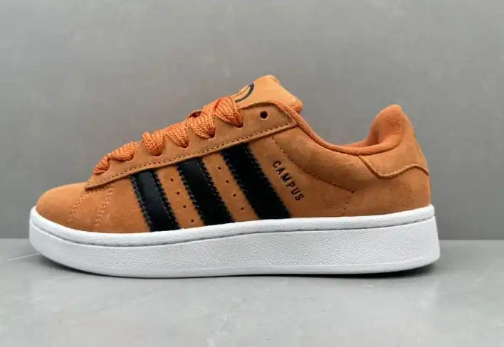 hype Adidas Sneakers