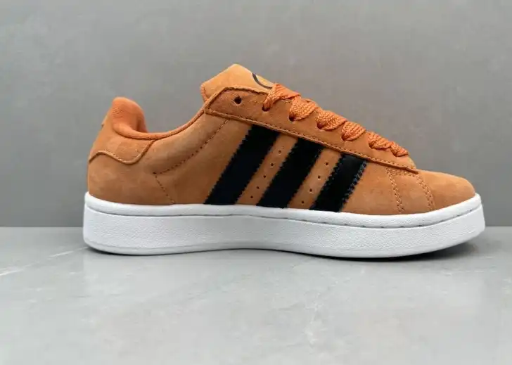 hype Adidas Sneakers