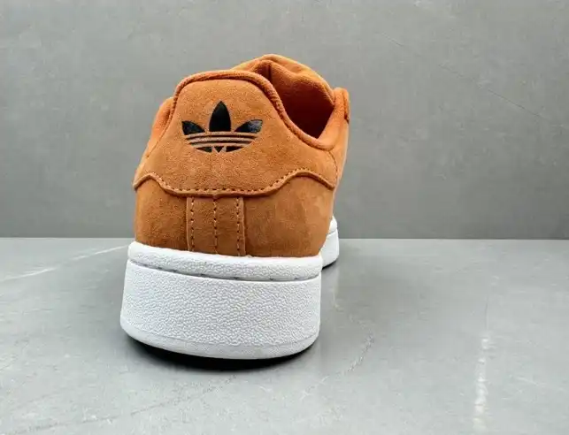 hype Adidas Sneakers