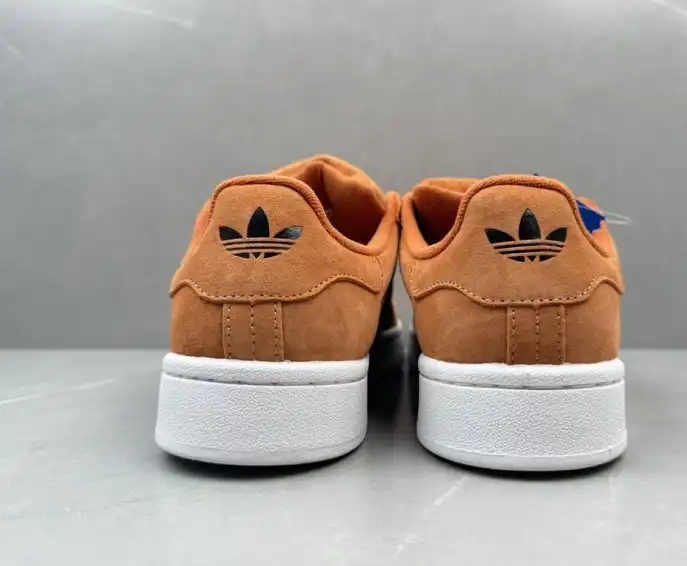 hype Adidas Sneakers