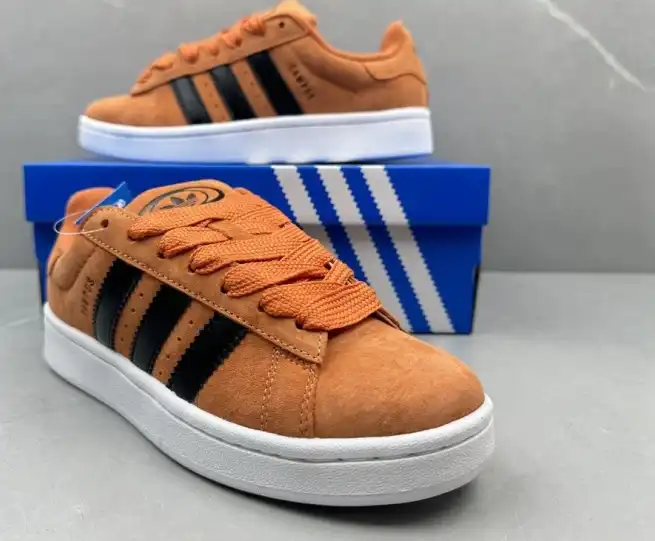 hype Adidas Sneakers