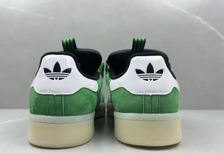 hype Adidas Sneakers