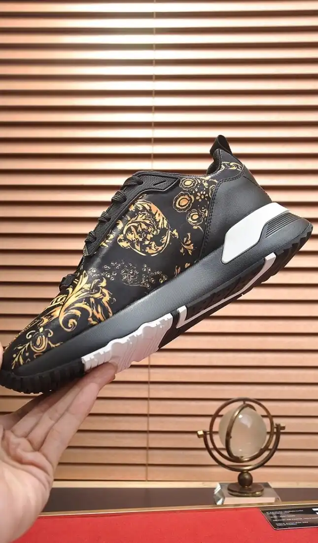 hype Givenchy Sneakers