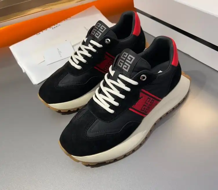 hype Givenchy Sneakers