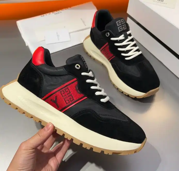 hype Givenchy Sneakers