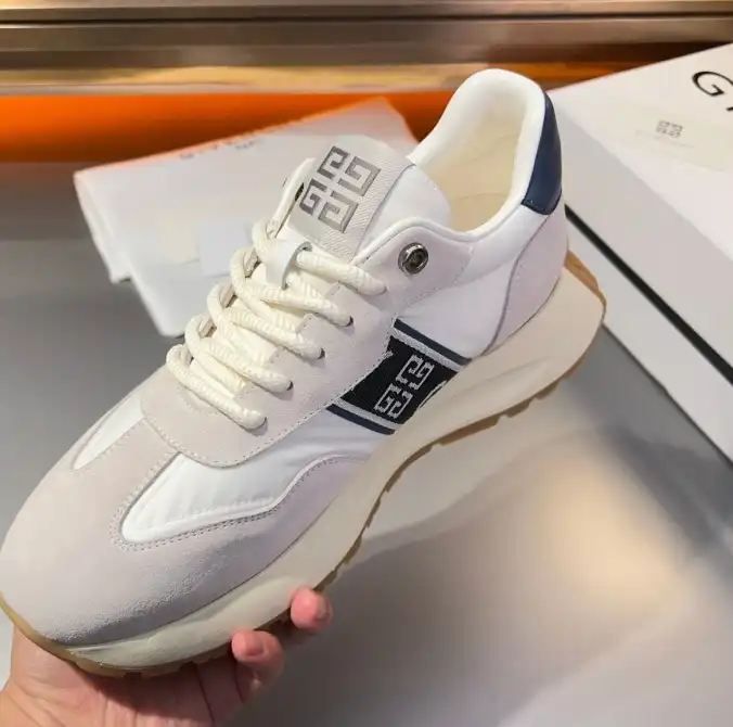 hype Givenchy Sneakers