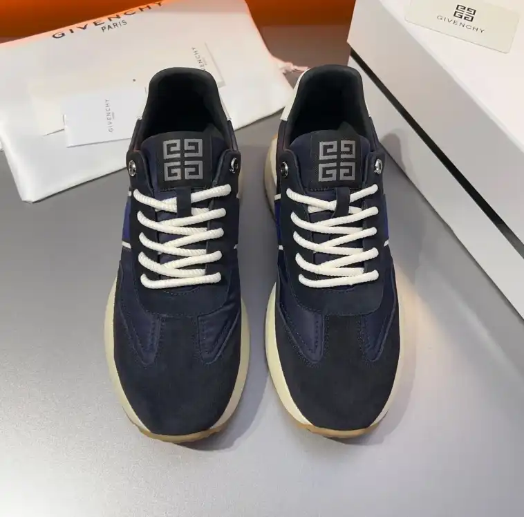 hype Givenchy Sneakers