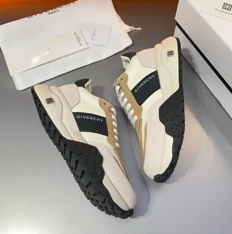 hype Givenchy Sneakers