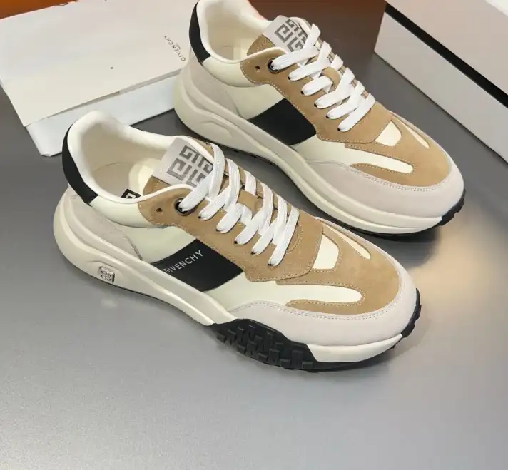 hype Givenchy Sneakers