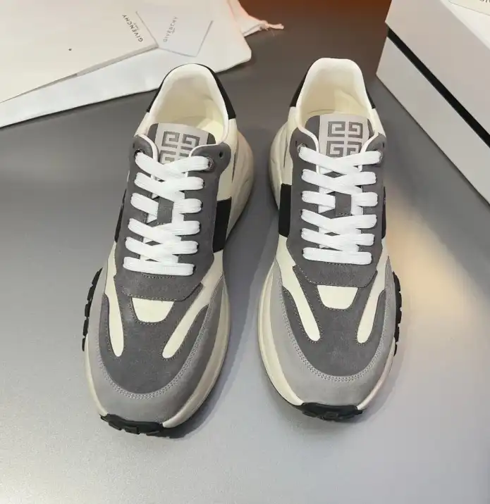 hype Givenchy Sneakers