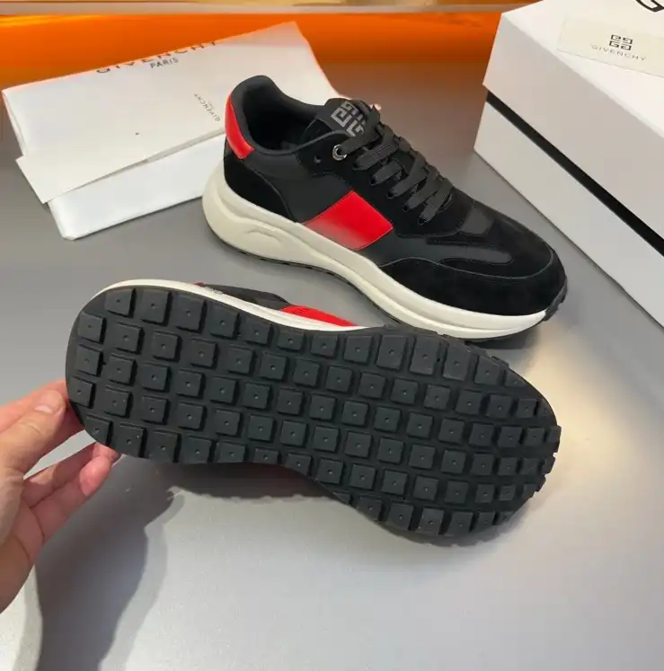 hype Givenchy Sneakers